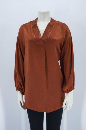 Metallic blouse with black collar and pleat on the chest code 40231.1.3639