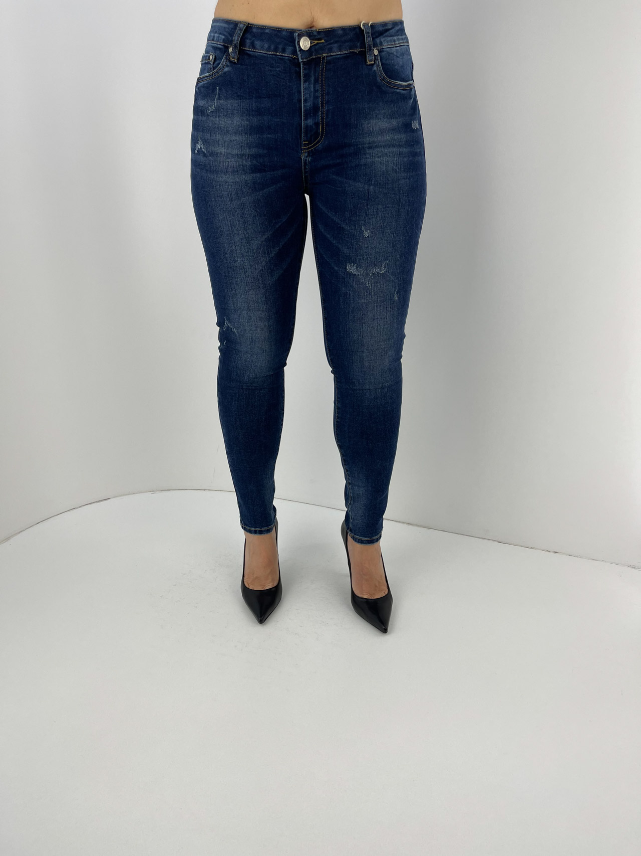 Jeans with wear code DM8752Z