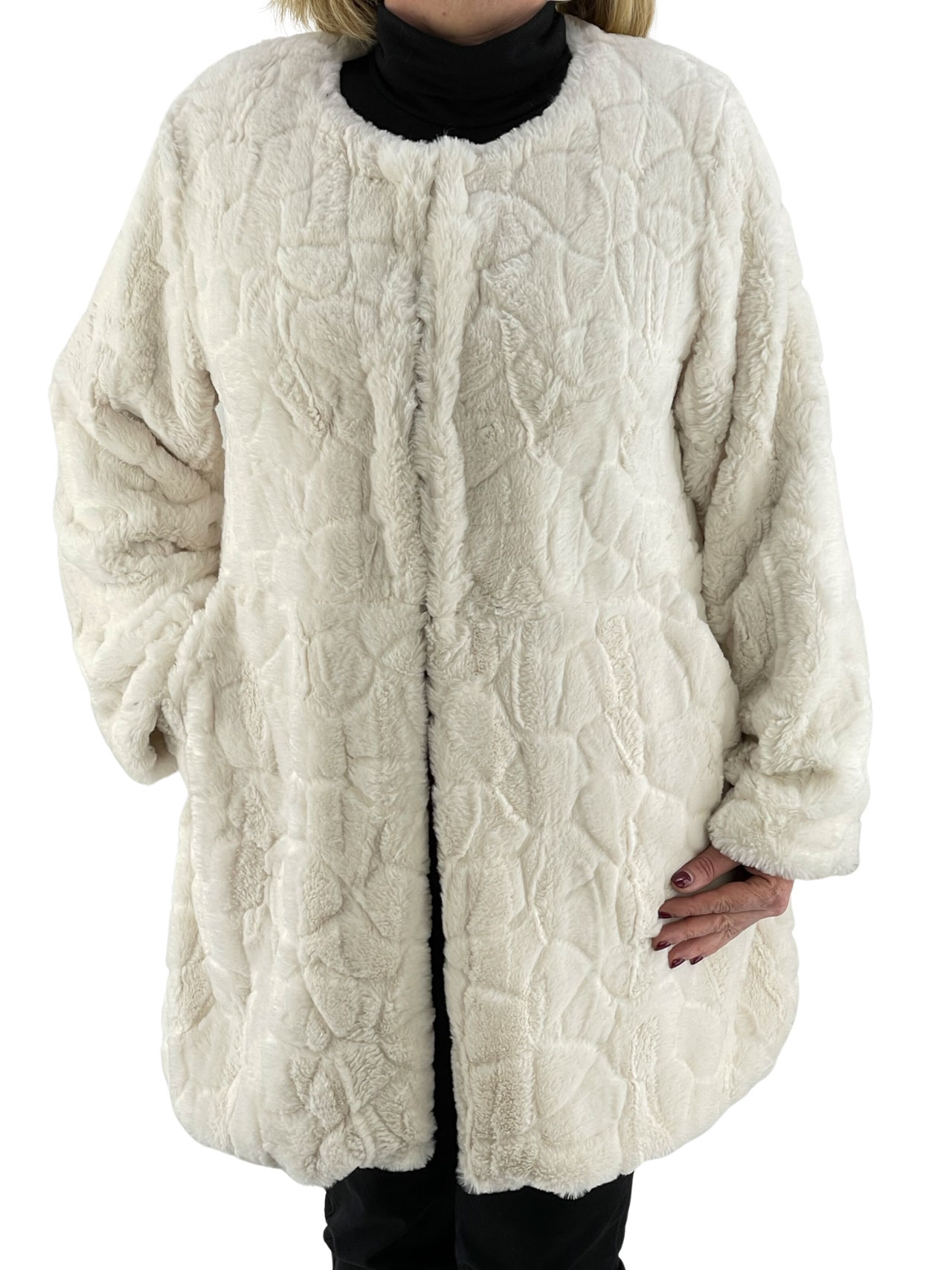 Παλτό γυναικείο γούνινο κωδ. 40053 μπροστινή όψη- εκρού