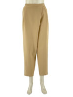 Παντελόνι υφασμάτινο με πιέτες και λάστιχο κωδ. 41940 μπροστινή όψη- μπεζ