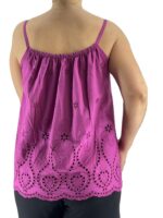 Μπλούζα μπροντερί μονόχρωμη με ραντάκι-ματζέντα