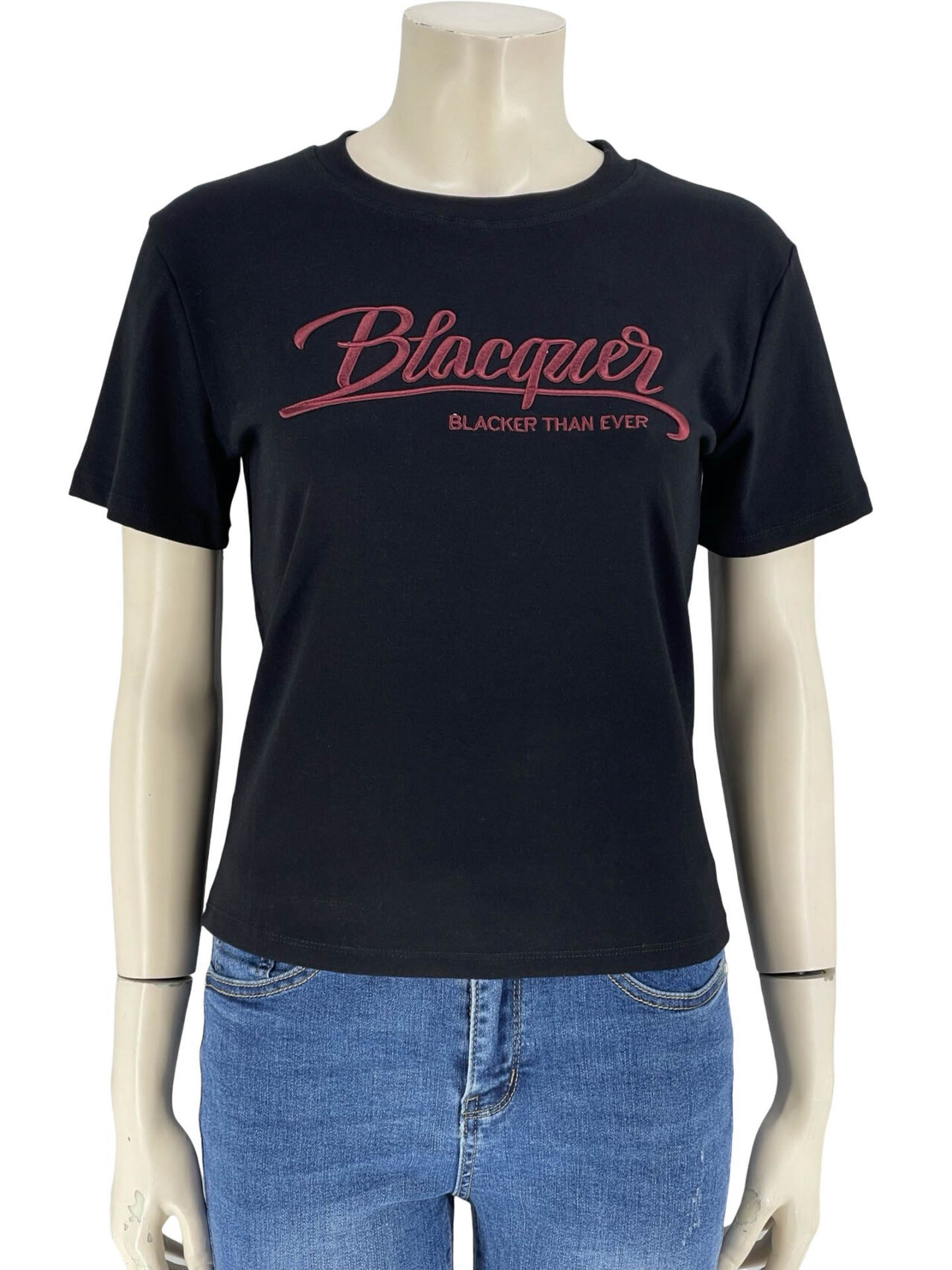 T-shirt μονόχρωμο με κεντητό τύπωμα-μαύρο